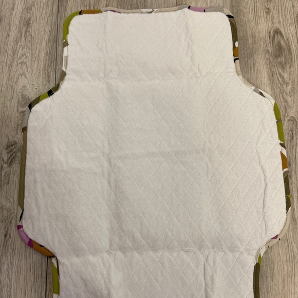 Vera Bradley Messenger Diaper Bag With Changing Pad - Picture 7 of 11